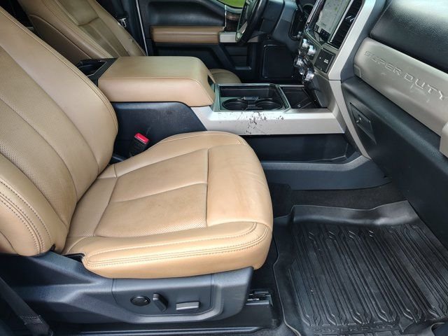 Used 2022 White Ford Lariat image 30