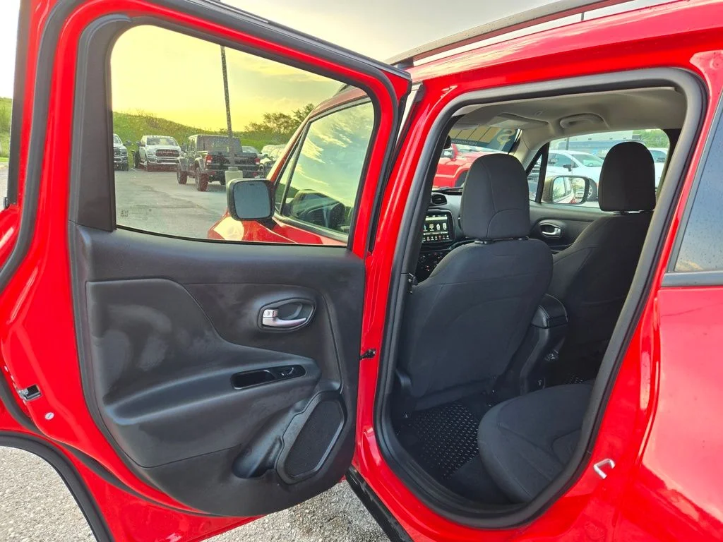 Certified Used 2022 Red Jeep Latitude image 29