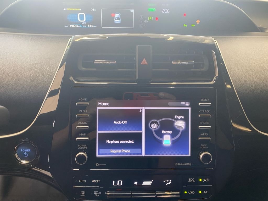 Used 2022 Beige Toyota XLE image 11
