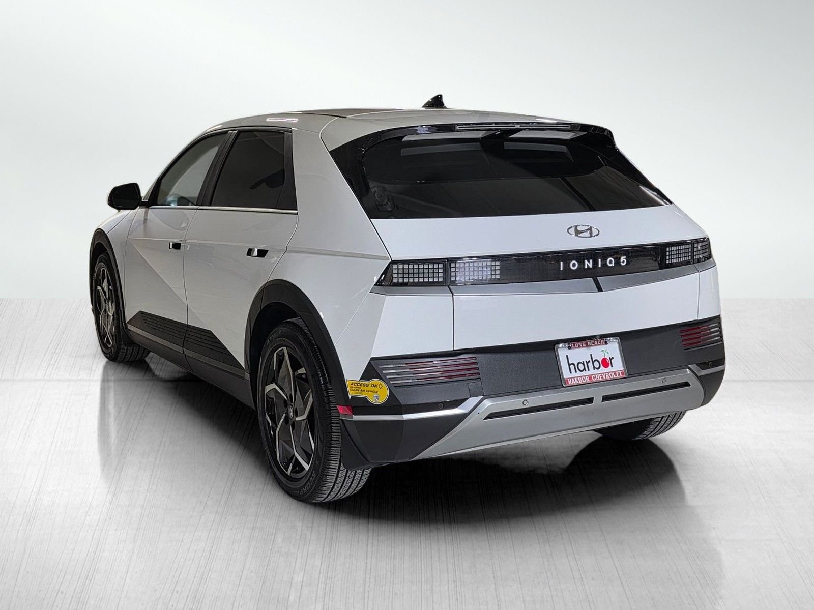 Used 2022 Atlas White Hyundai SE image 5