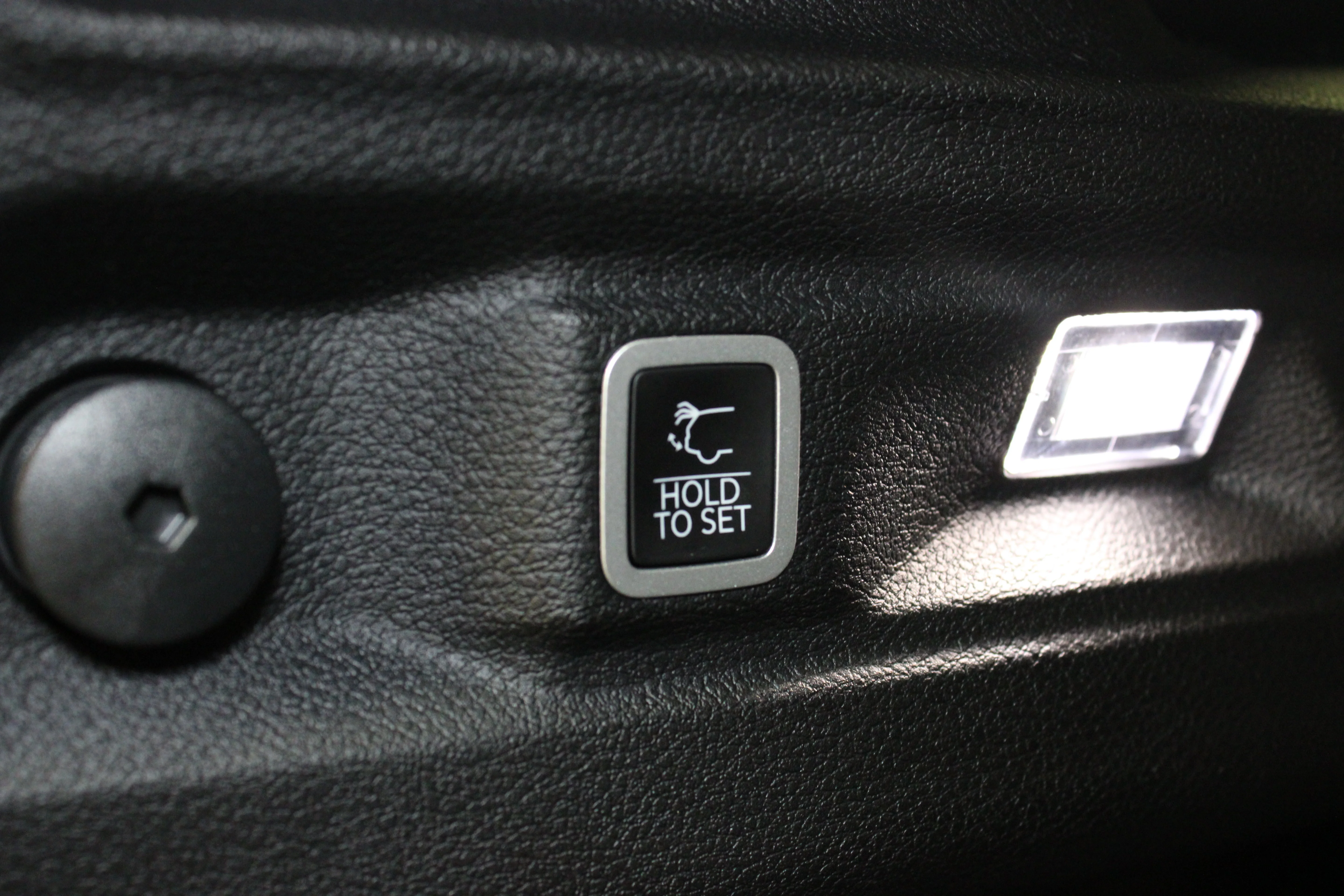 Used 2024 Velvet Red Pearlcoat Jeep Limited image 14
