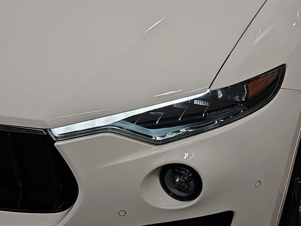 Used 2020  Maserati Base image 33