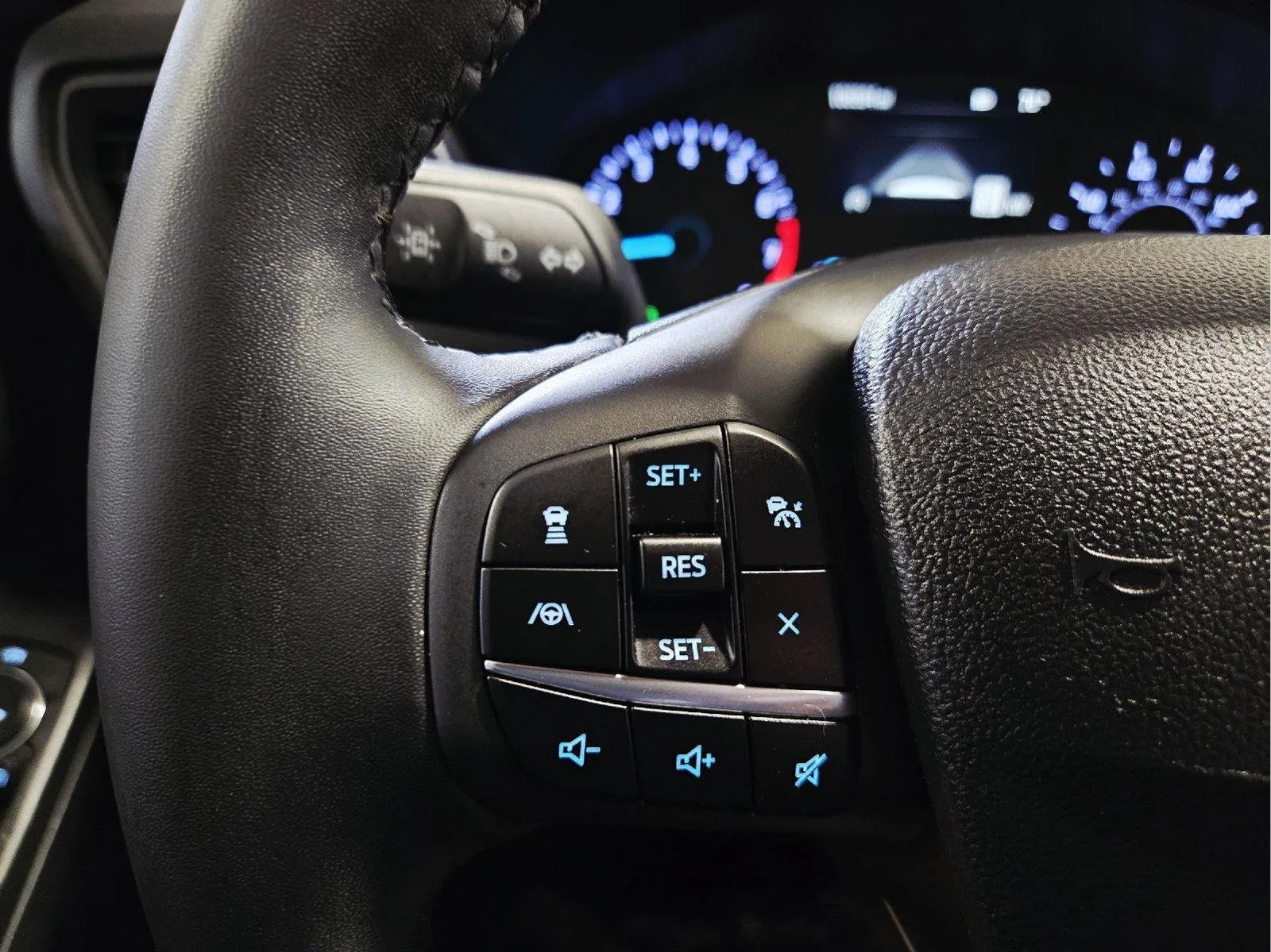 Used 2022 Stone Blue FORD SE image 17