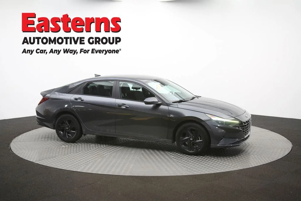 Used 2021 Gray Hyundai SEL image 46