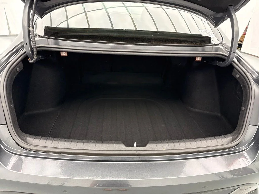 Used 2021 Gray Hyundai Limited image 10