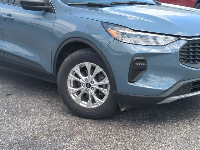 Used 2023 Blue Ford Active image 2