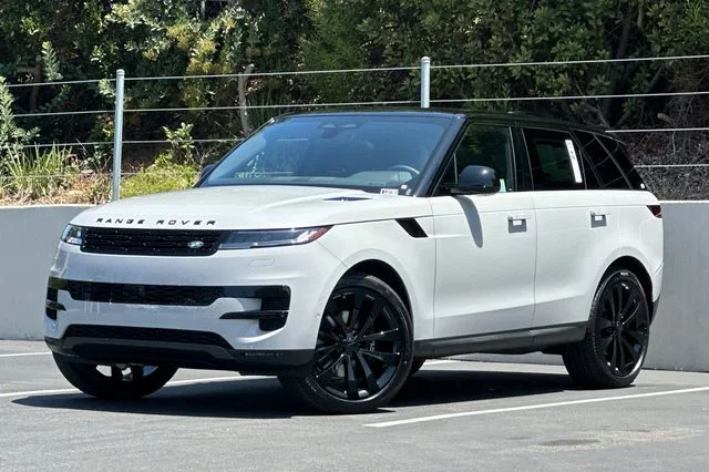 2026 Land Rover Range Rover Sport SE