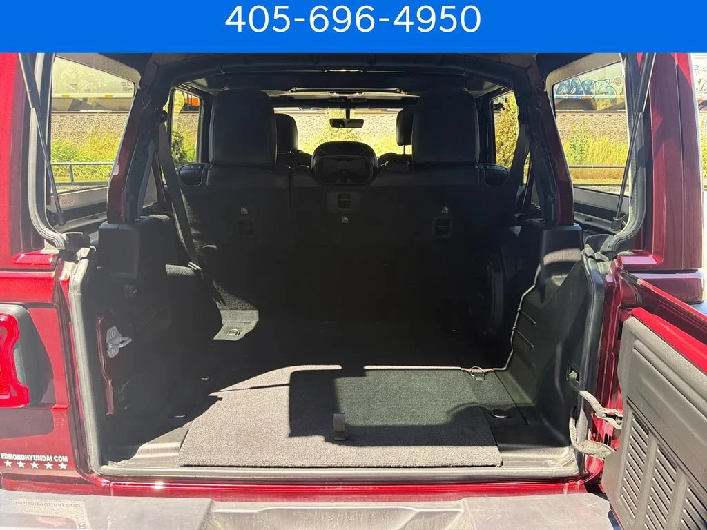 Pre-Owned 2022 Jeep Wrangler Unlimited Sahara Altitude