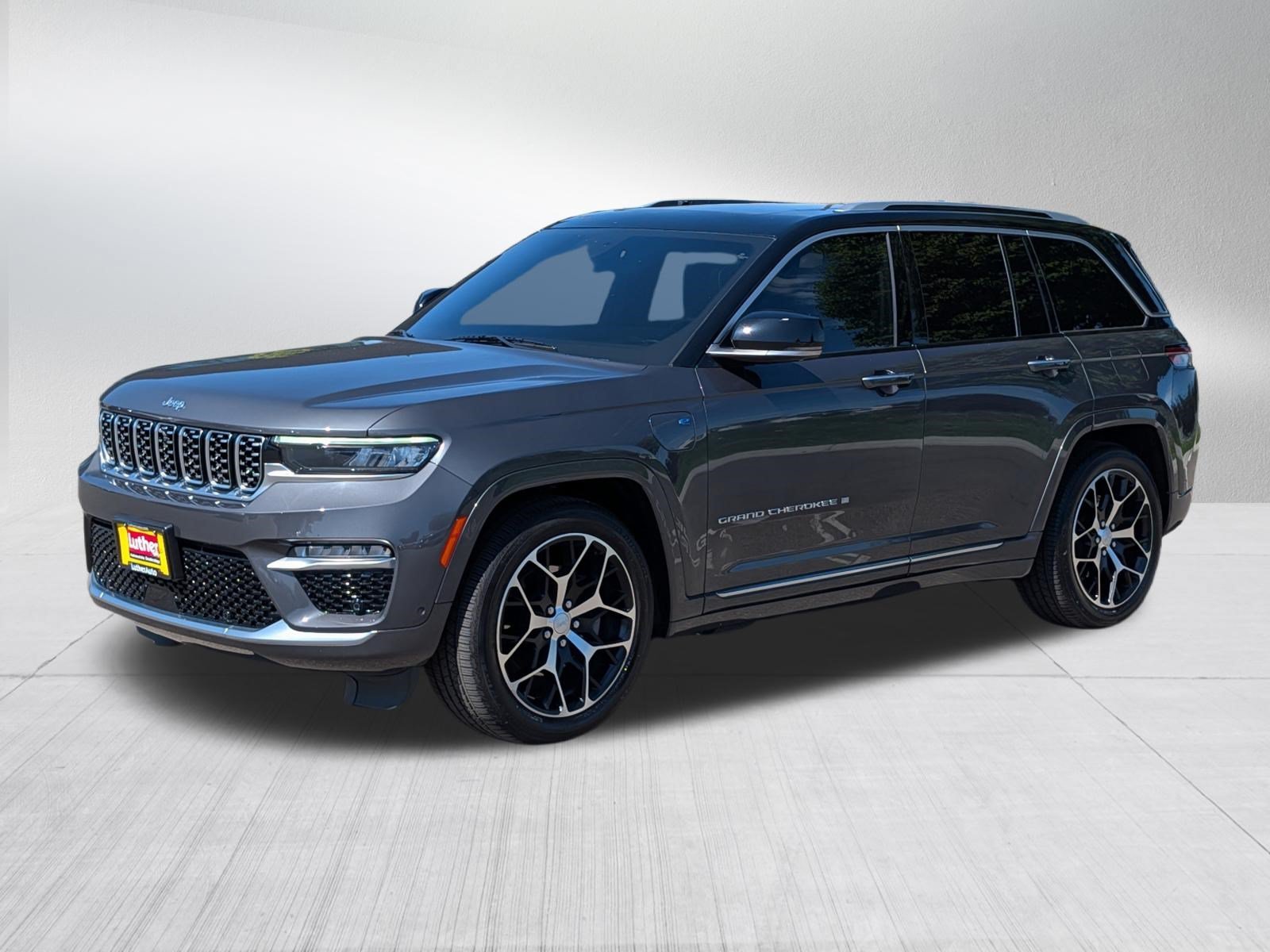Used 2023 Baltic Gray Metallic Clearcoat Jeep Summit Reserve image 3