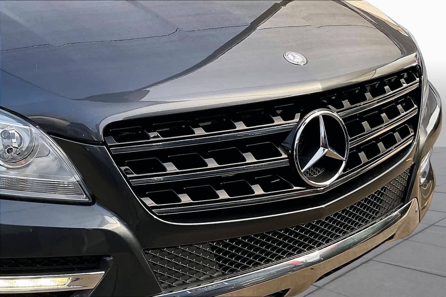 Used 2013 Black Mercedes-Benz ML 350 image 27