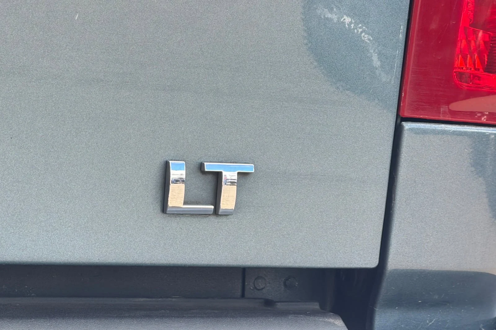 Used 2010 Blue Granite Metallic Chevrolet LT image 21