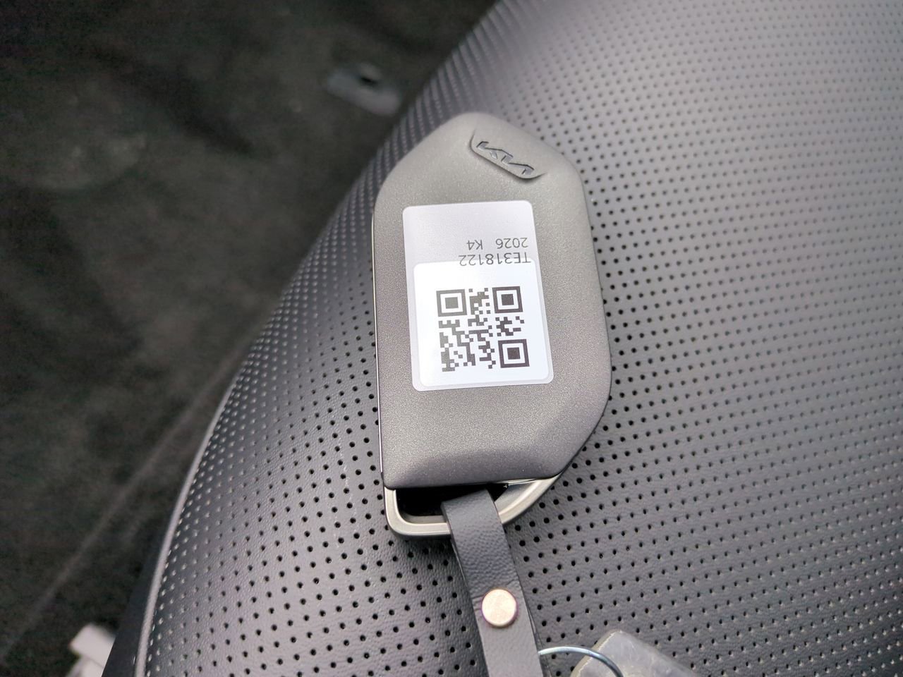New 2026 Snow White Pearl Kia EX image 32