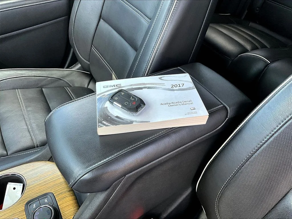 Used 2017 White GMC Denali image 39