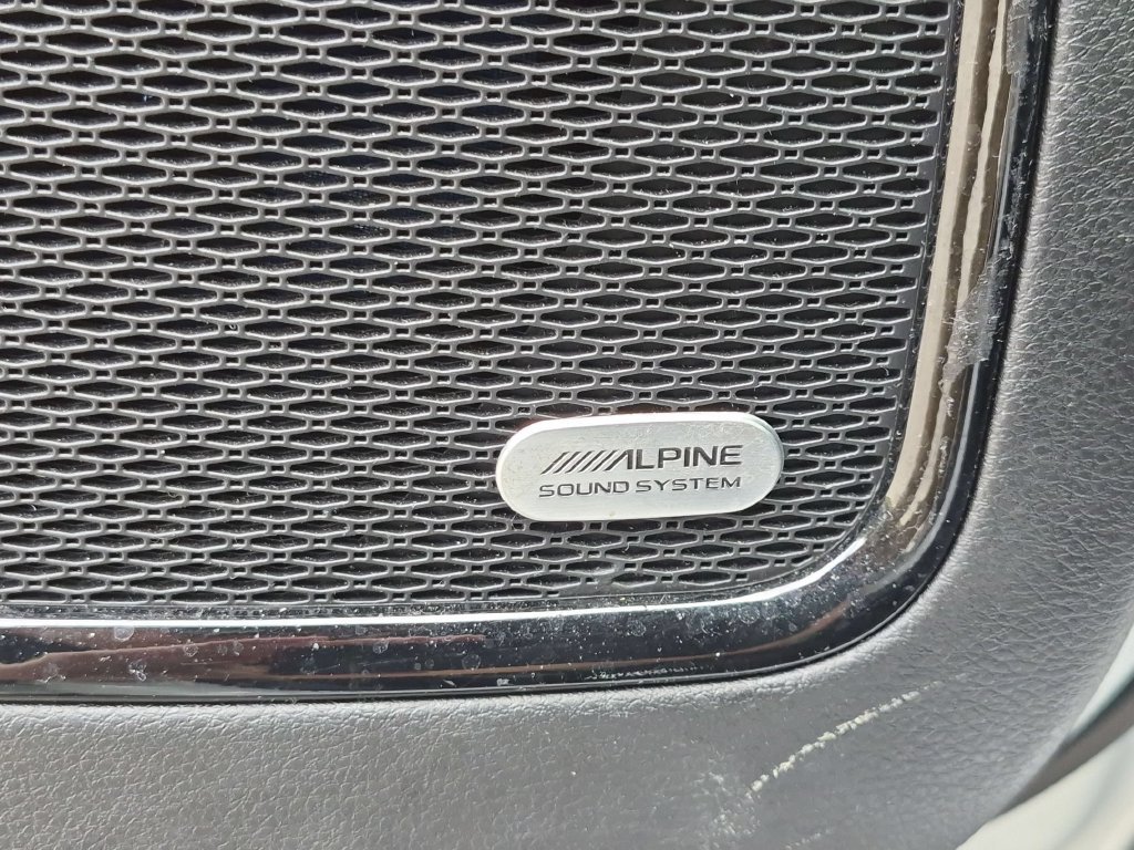 Used 2022 White Jeep Limited image 12