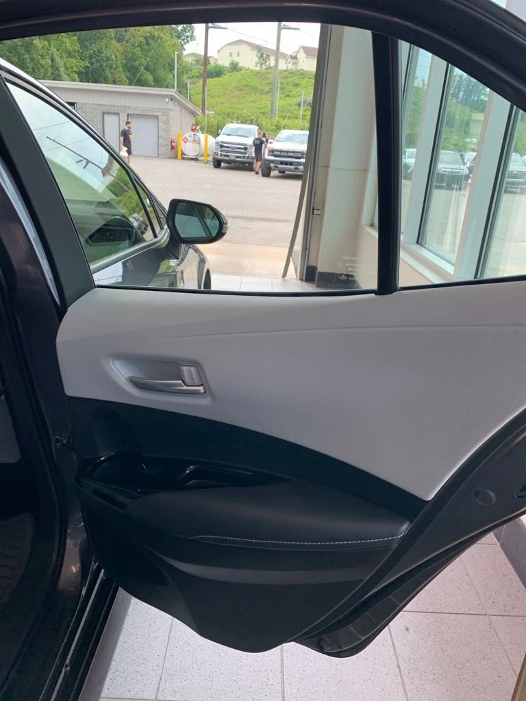 2025 Toyota Corolla Hatchback SE - Photo 18