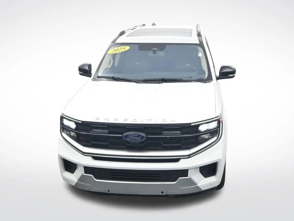 Certified Used 2025 Oxford White Ford Platinum image 25