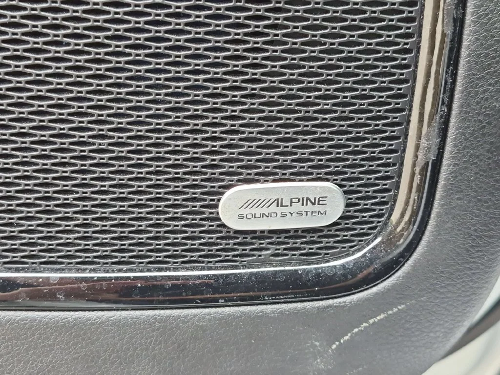 Used 2022 White Jeep Limited image 12