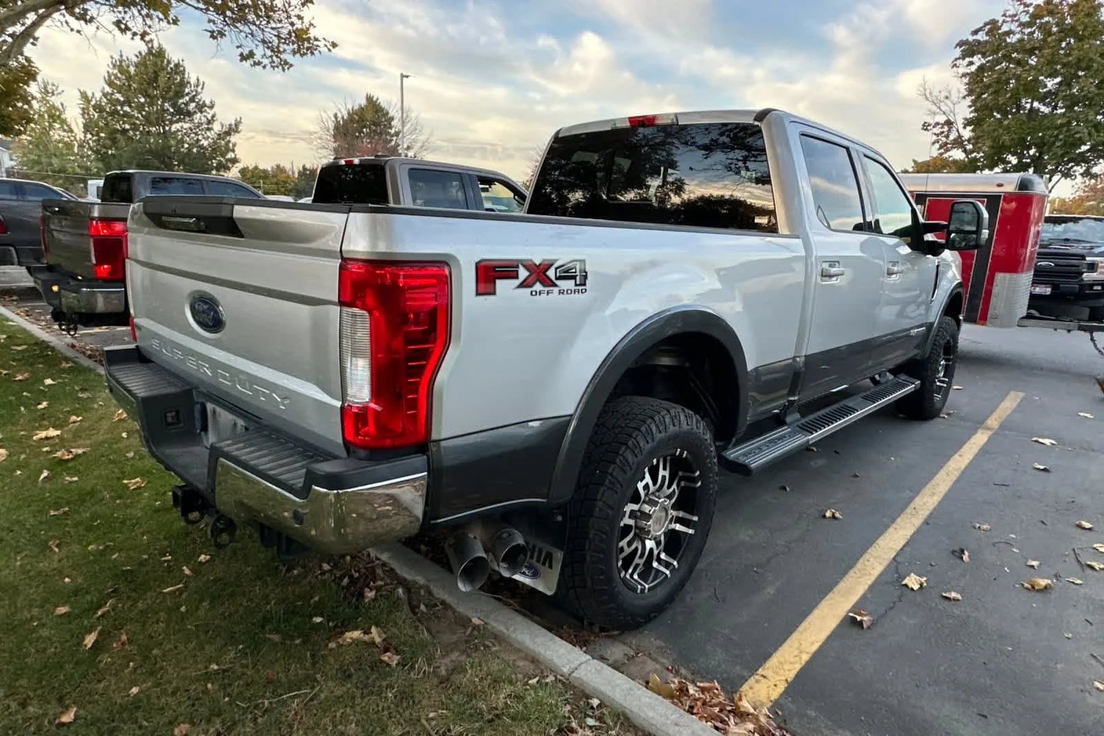 Used 2019 Ingot Silver Metallic Ford LARIAT image 4