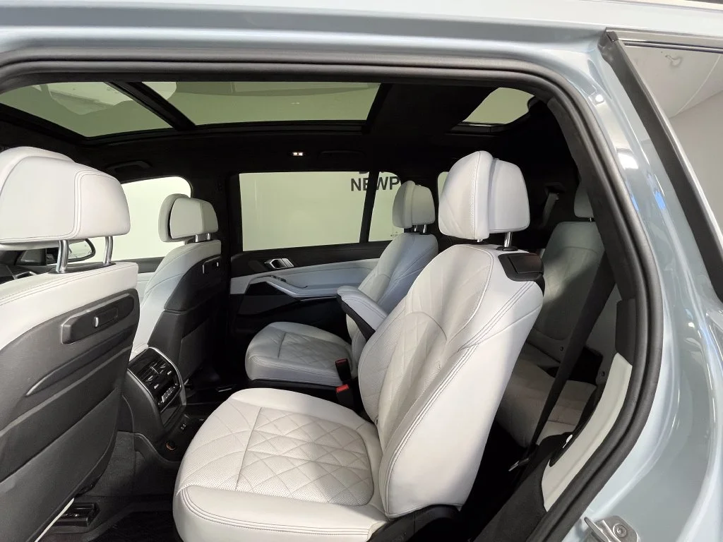 Used 2024 Gray Metallic BMW xDrive40i image 21