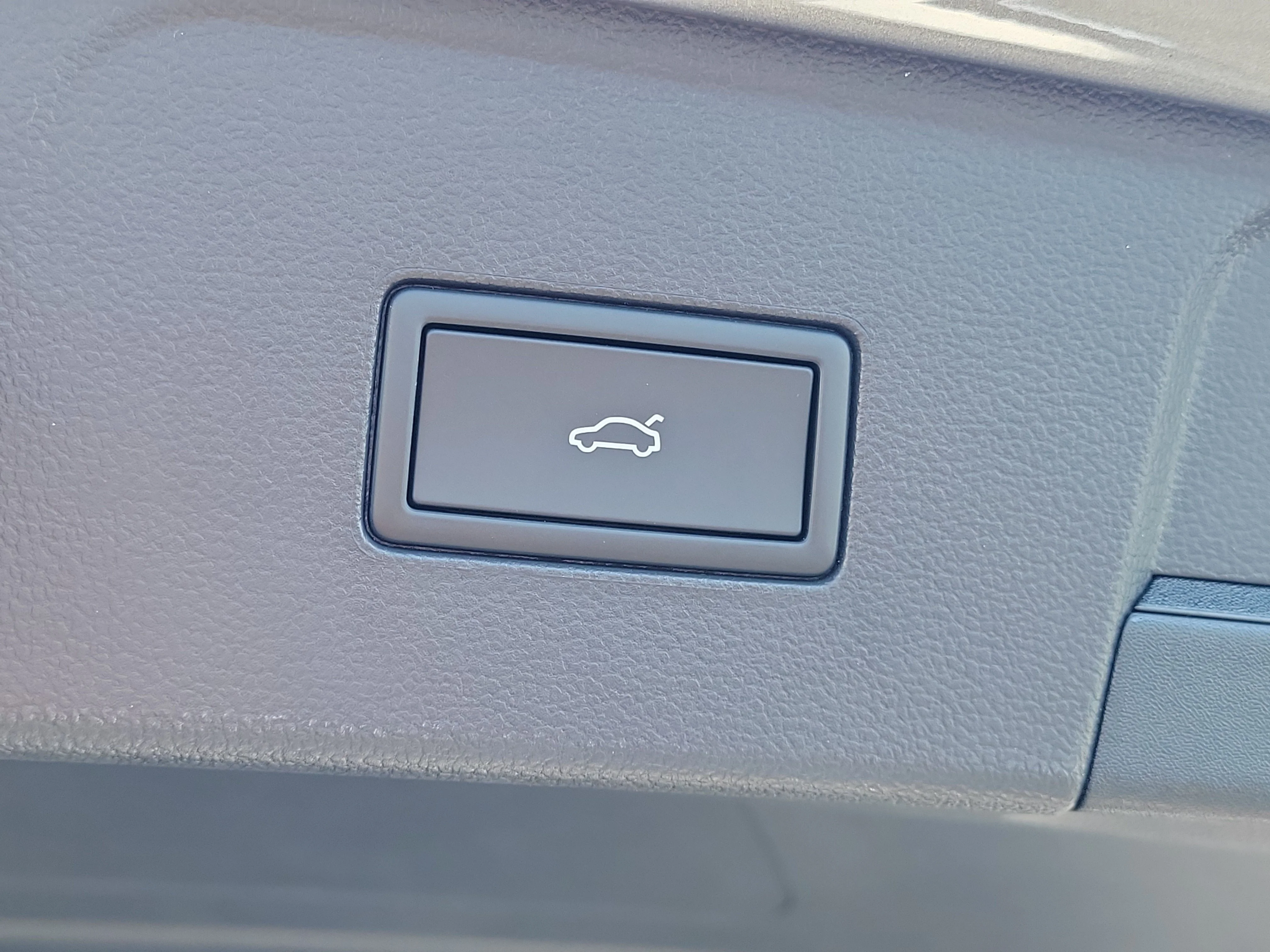 New 2026 Silver Volkswagen SE w/Technology image 12