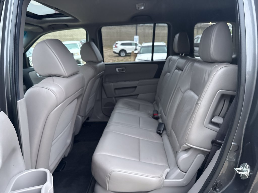 Used 2013 Gray Honda EX-L image 25