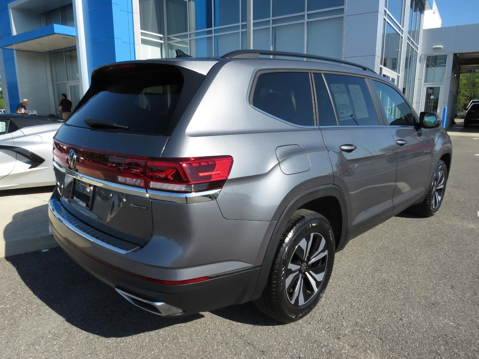 Used 2024 Platinum Gray Metallic Volkswagen 2.0T SE image 7