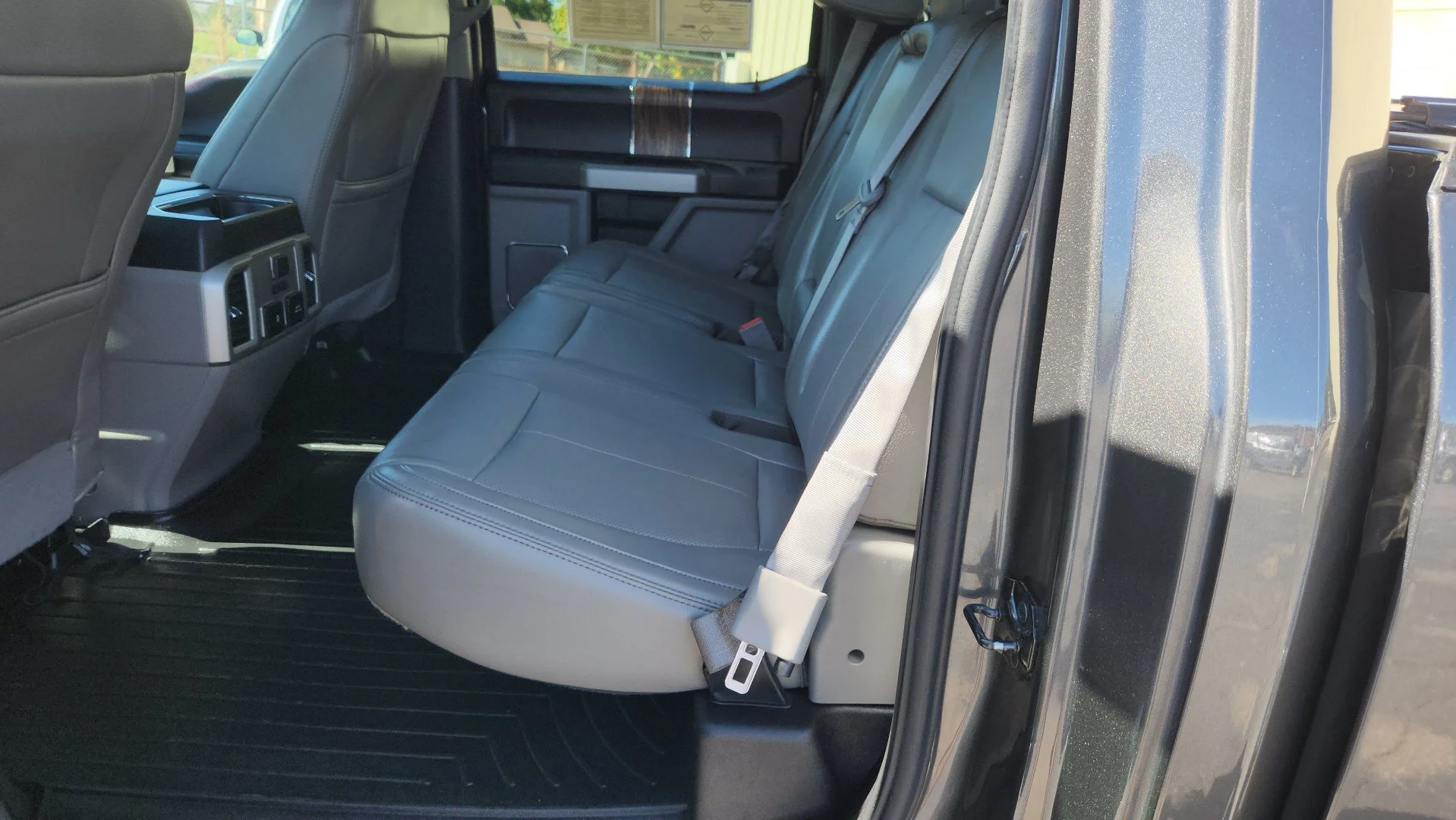 Certified Used 2018 Magnetic Ford LARIAT image 19