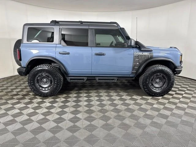 Used 2023 Azure Gray Metallic Tri-Coat Ford Everglades image 2
