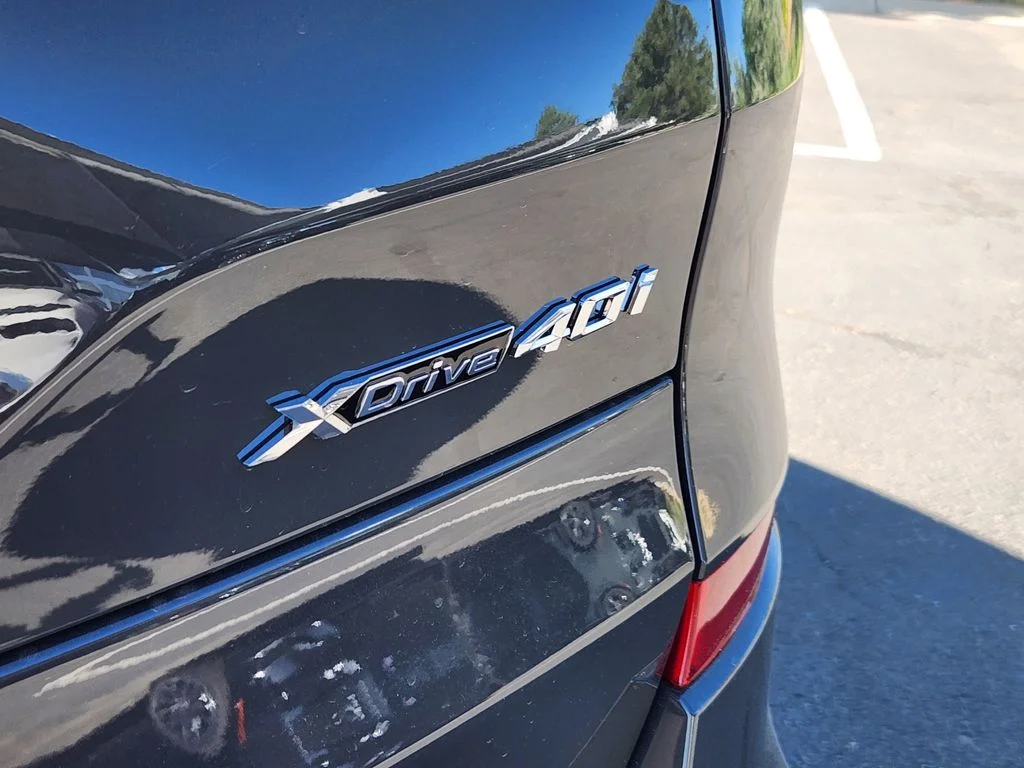 New 2026 Dravit Grey Metallic BMW xDrive40i image 21