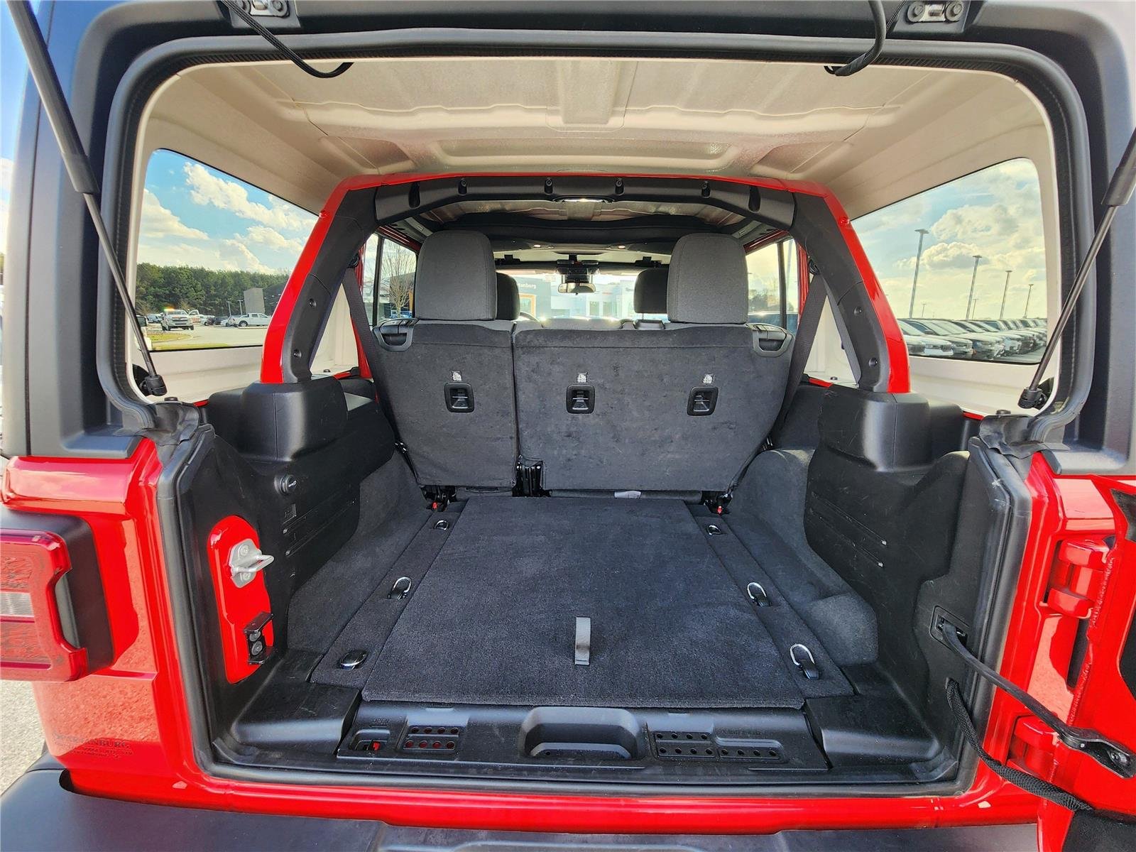 Certified Used 2025 Firecracker Red Clearcoat Jeep Rubicon image 5
