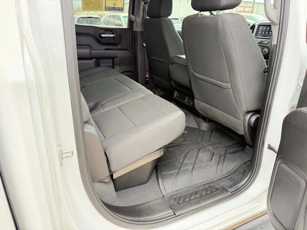 Used 2022  Chevrolet Custom image 33