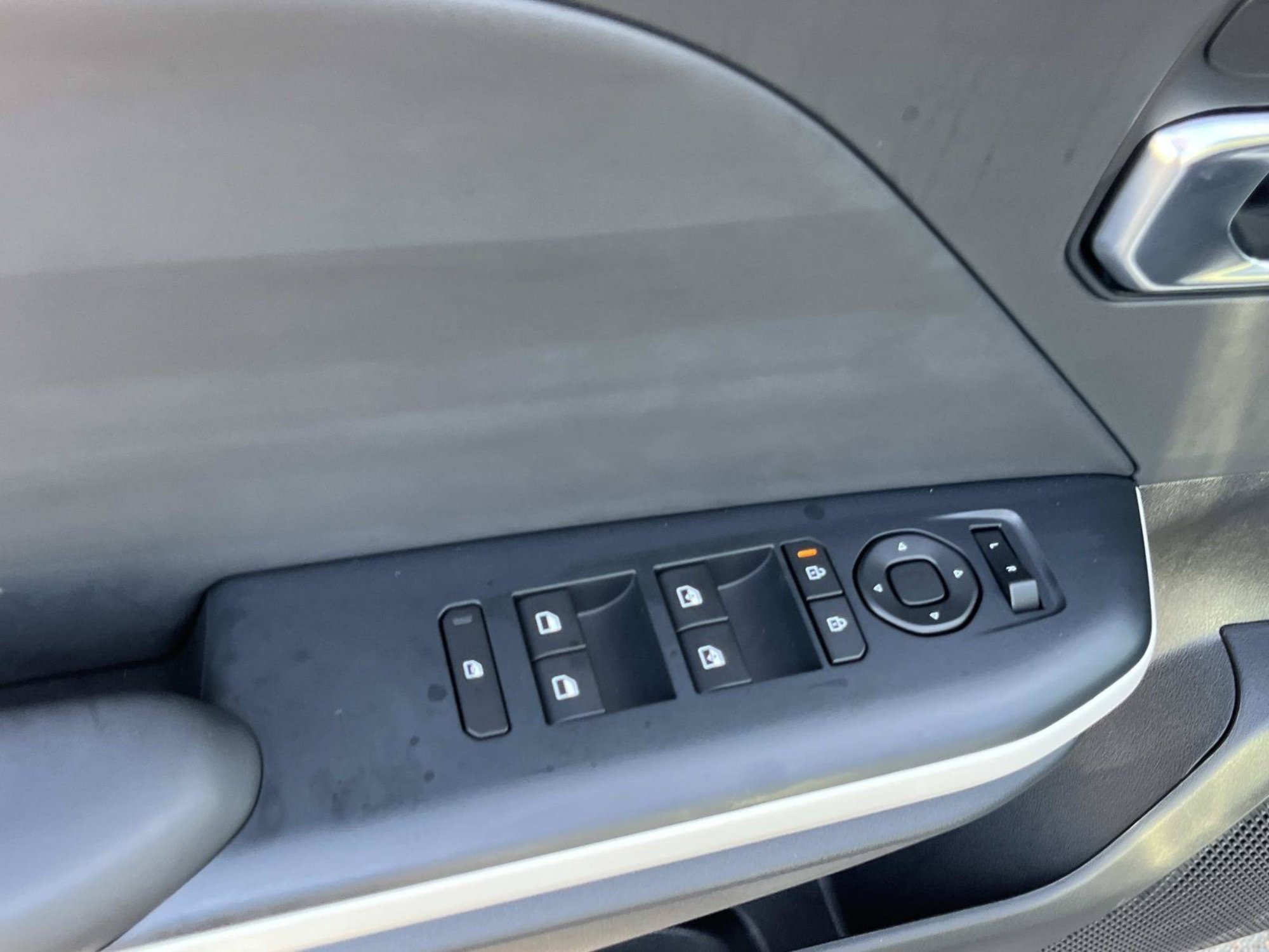 New 2026 Snow White Pearl Kia GT-Line image 21