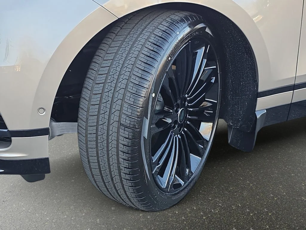 New 2026 Batumi Gold LAND ROVER Dynamic SE image 34