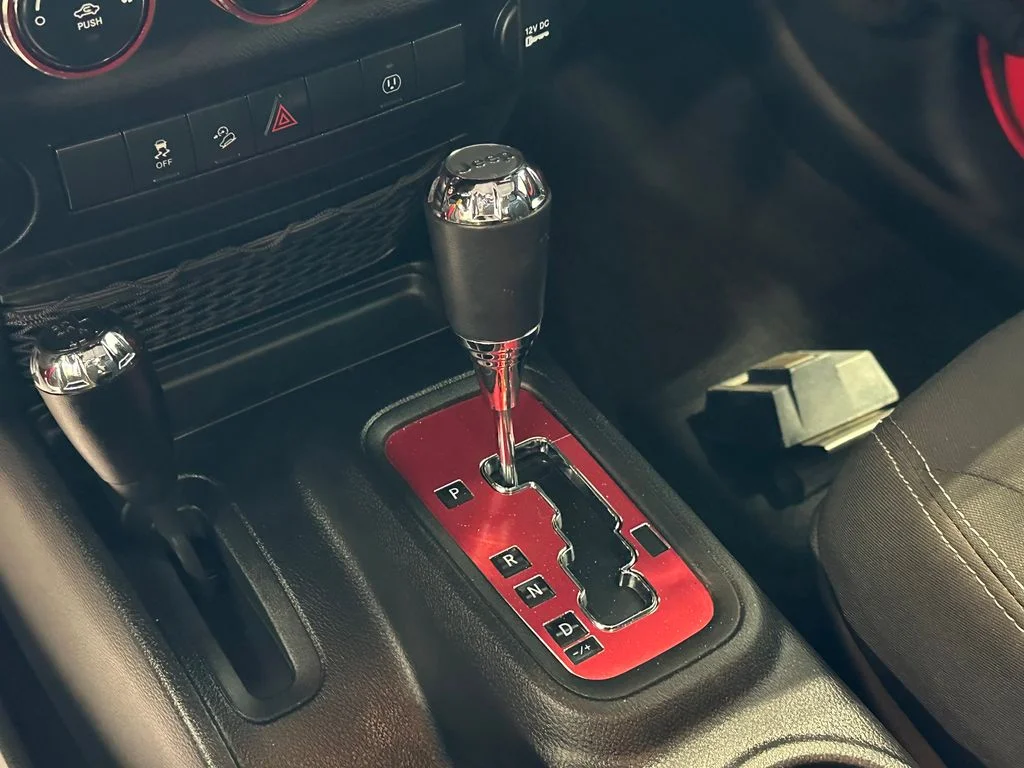 Used 2018 Red Jeep Sahara image 28