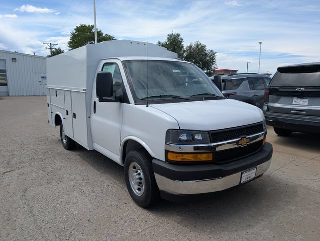 2025 Chevrolet Express Cutaway