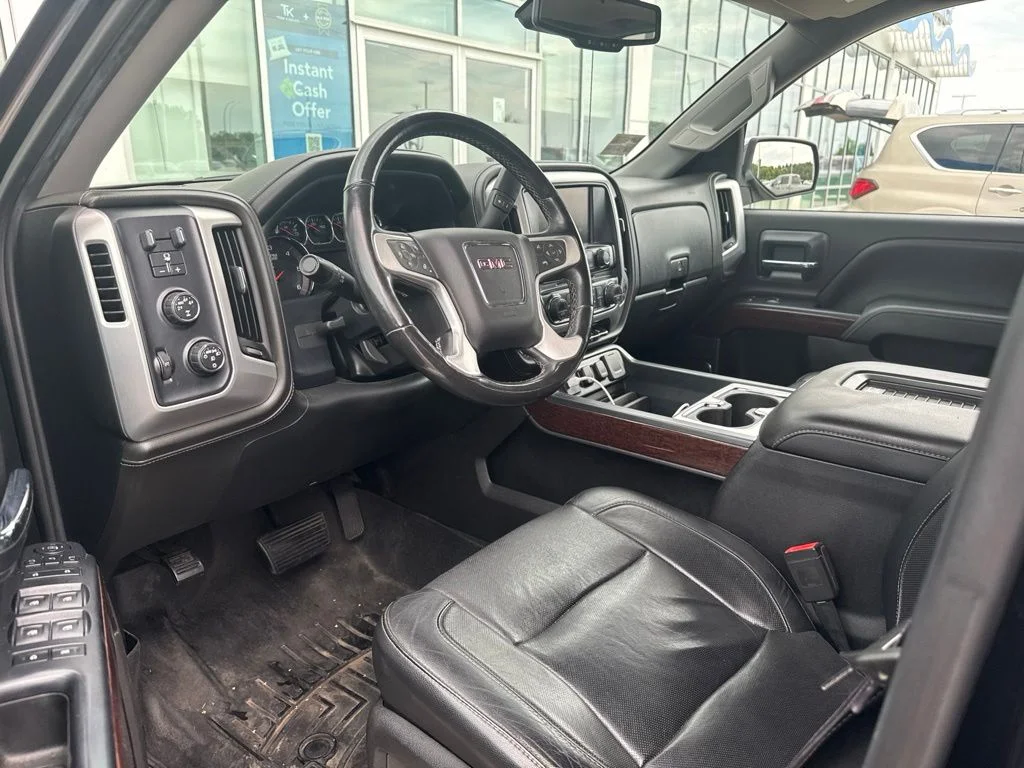 Used 2016 Black GMC SLT image 3