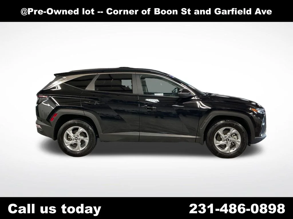 Used 2023 Black Hyundai SEL image 6