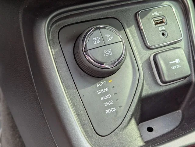Used 2021 Green Jeep Trailhawk image 26