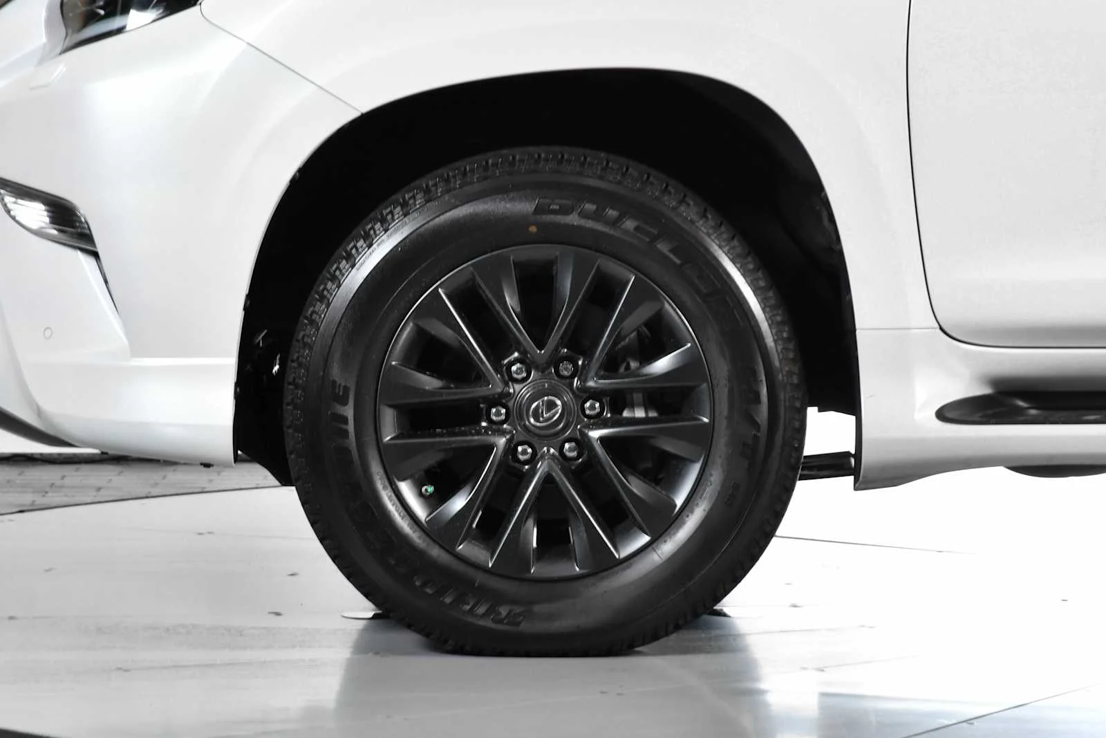 Used 2023 Eminent White Pearl Lexus Premium image 12