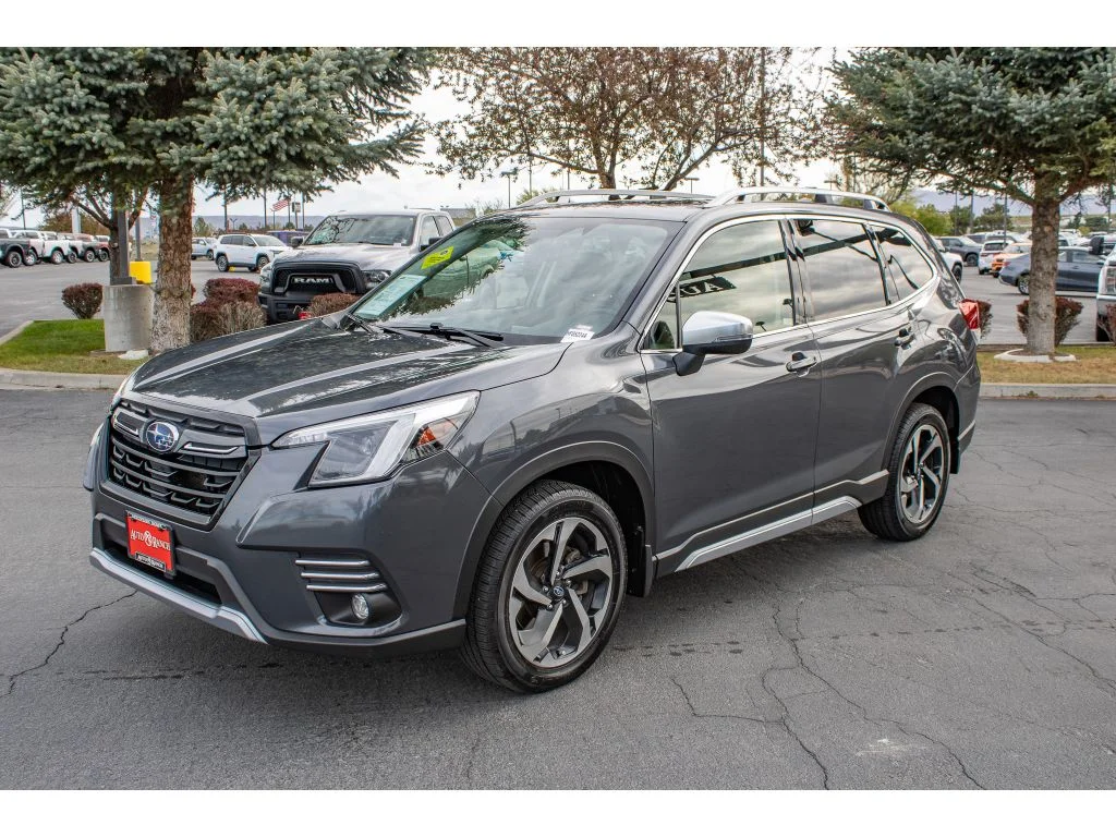 Used 2022 Magnetite Gray Metallic Subaru Touring image 4