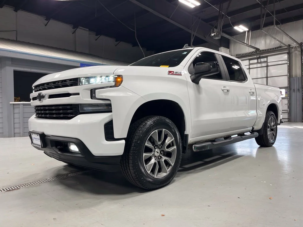 Used 2020 Summit White Chevrolet RST image 3
