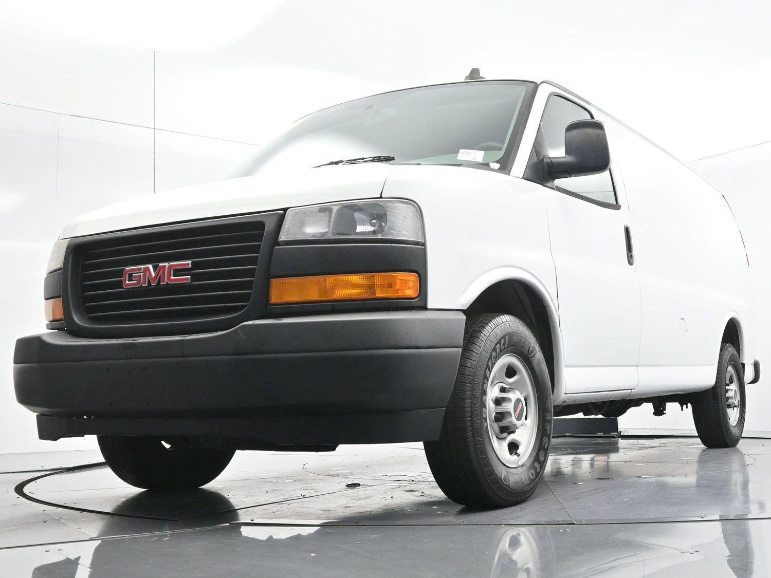 Used 2018 Summit White GMC 2500 image 40