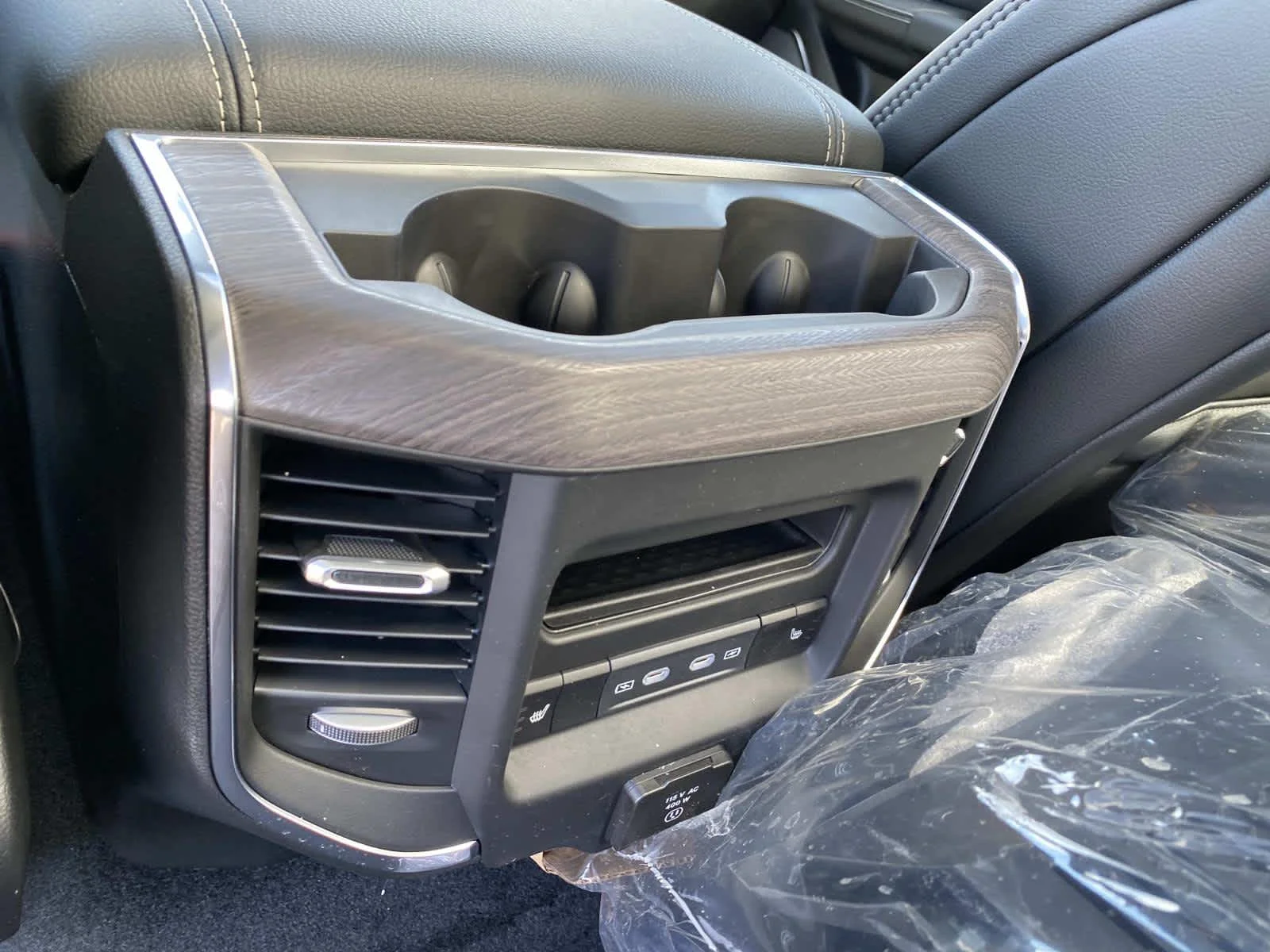 New 2026 Bright White Clear-Coat Exterior Paint RAM Laramie image 10