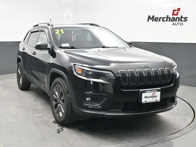 Used 2021 Black Jeep Latitude Lux image 1