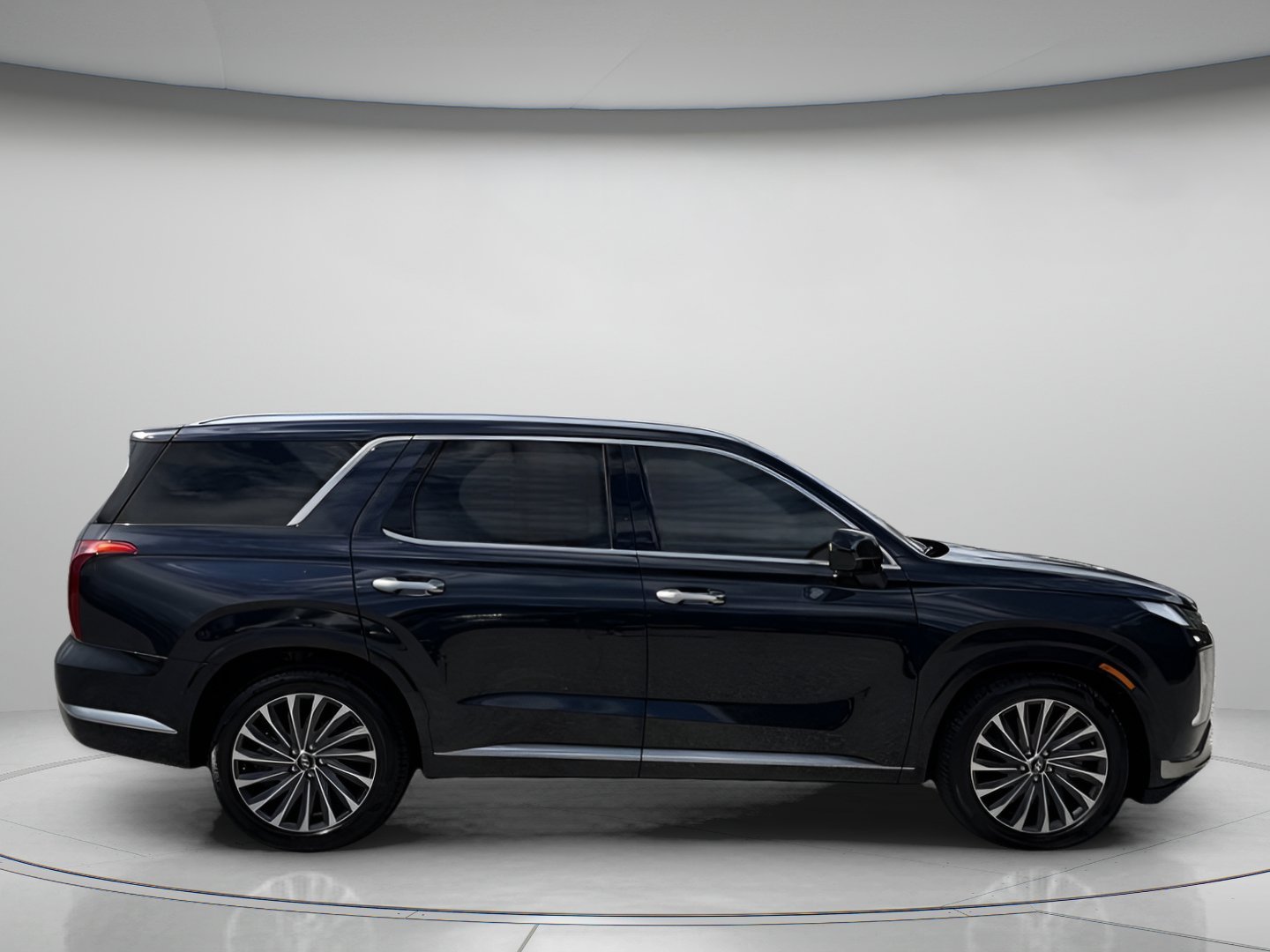 Used 2024 Moonlight Cloud Hyundai Calligraphy image 5