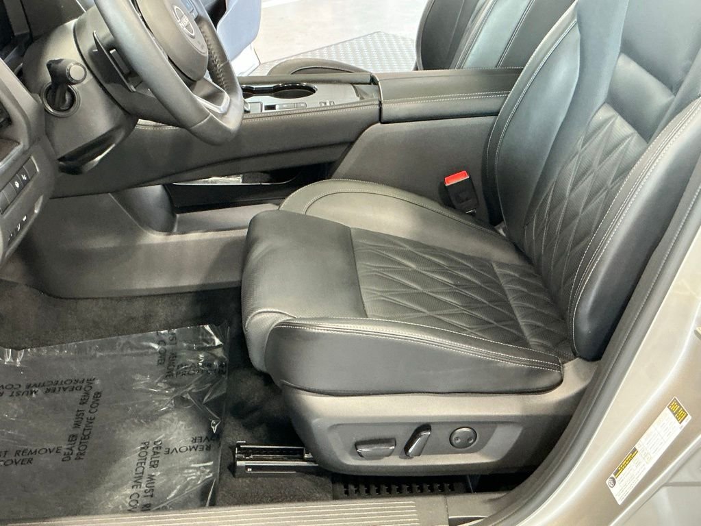 Used 2023 Gold Nissan Platinum image 16