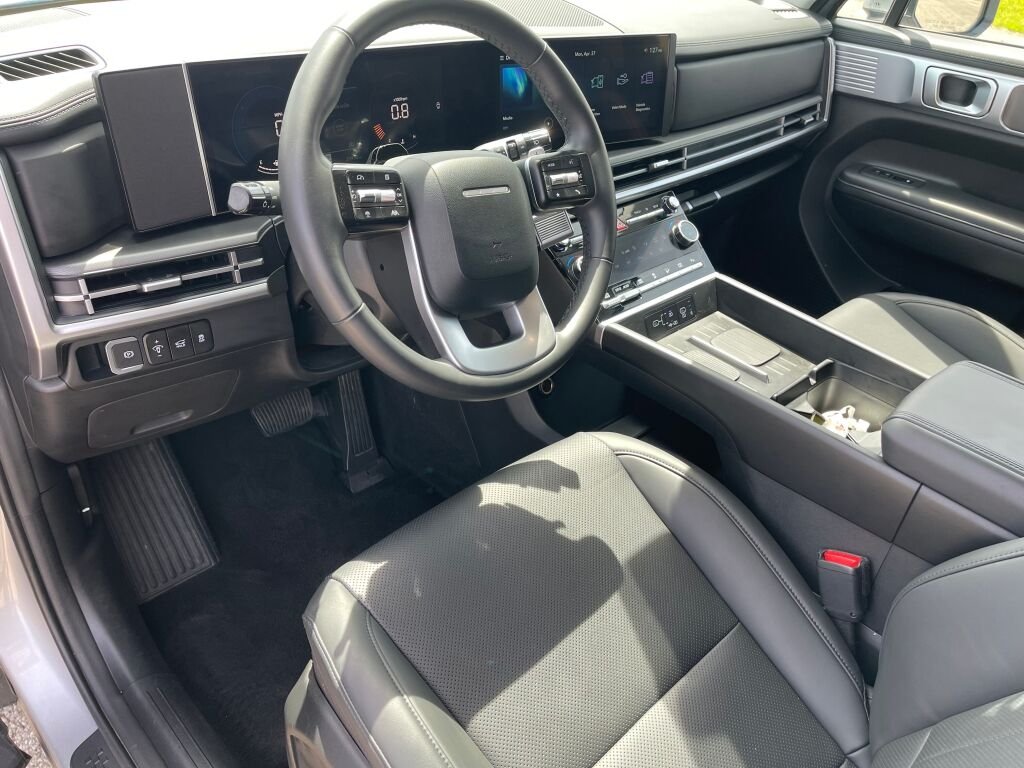 Used 2026 Shimmering Silver Hyundai SEL image 5