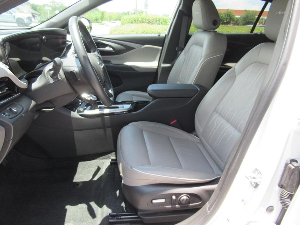 Used 2024 White Buick Avenir image 19