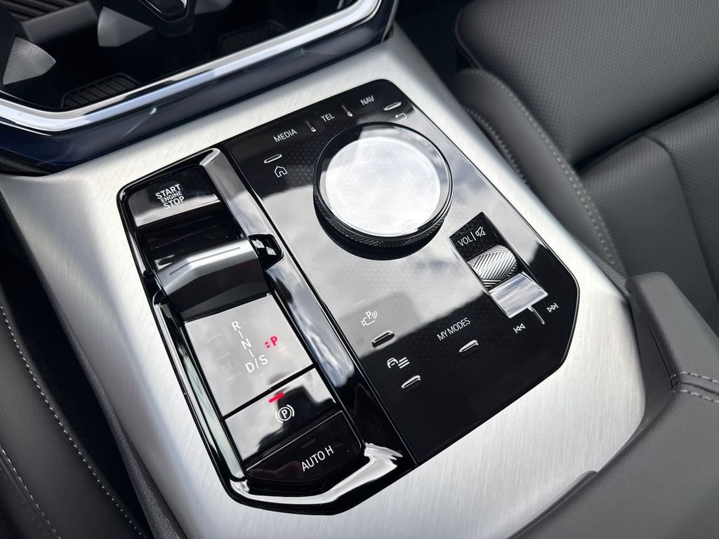 New 2026 Alpine White BMW 30 xDrive image 24