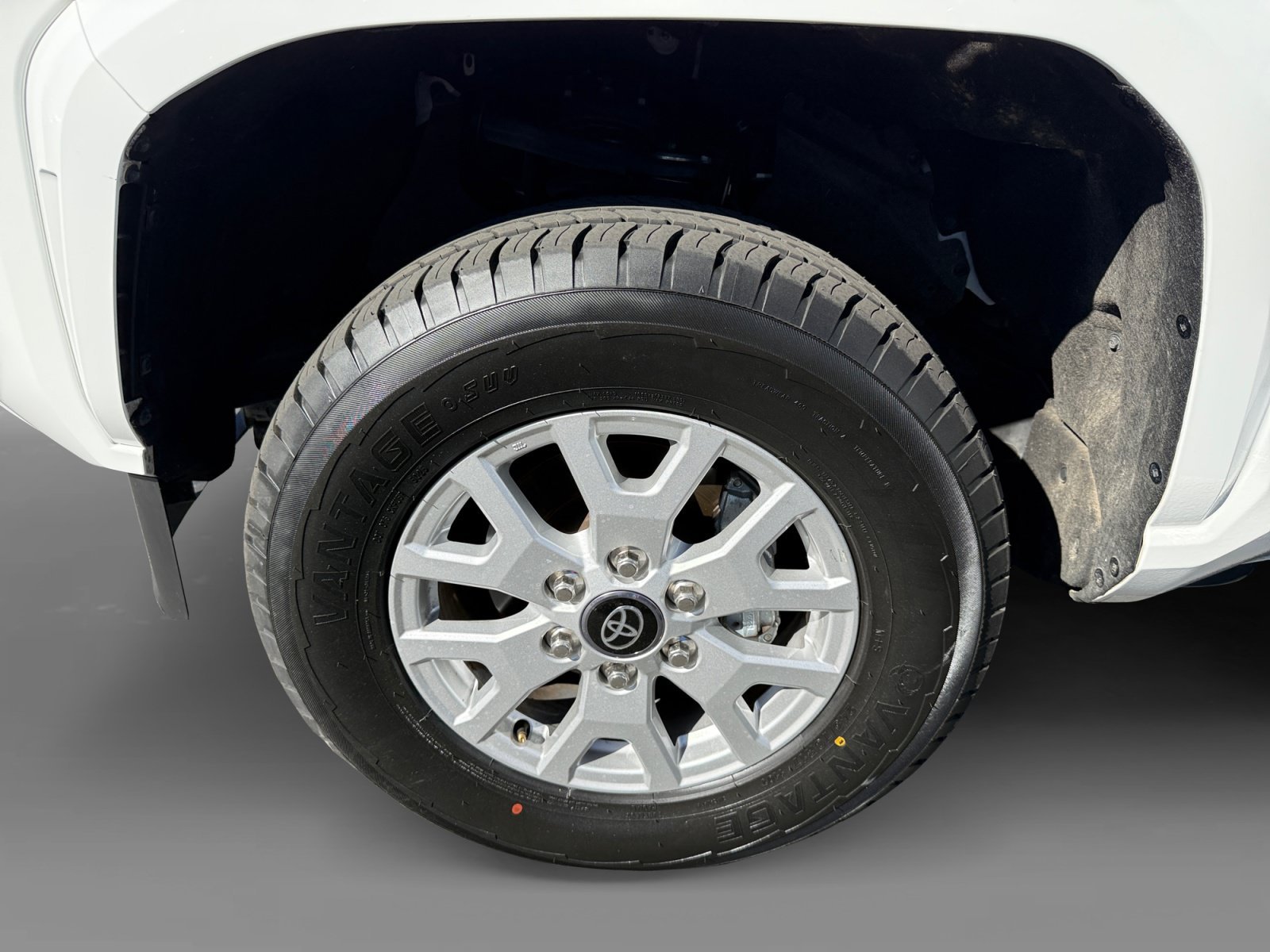 Used 2025 Ice Toyota SR5 image 9
